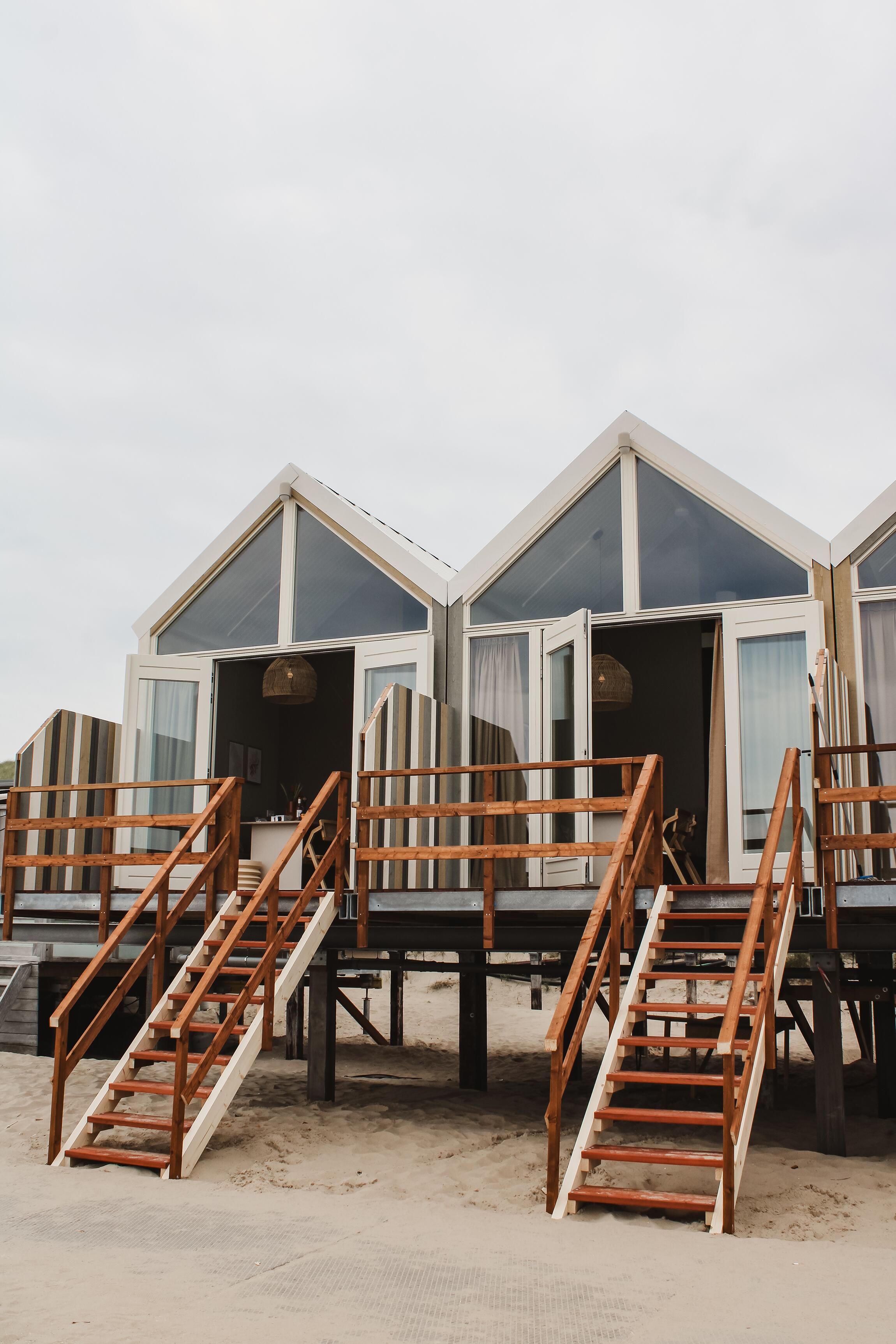 strandhuisjes zon Zee Castricum